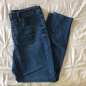 Universal Thread Jeans